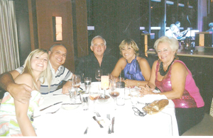 Brilhando na noite do mar caribenho, Luciana-Cláudio de Oliveira, Nilda-Glaydon Cesarde Oliveira e Marly Pinel
Brilhando na noite do mar caribenho, Luciana-Cláudio de Oliveira, Nilda-Glaydon Cesarde Oliveira e Marly Pinel