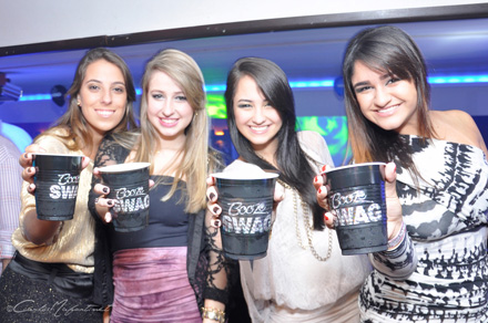 Booze Party Swag: Nathália Andrade, Isabel Alvarenga, Natália Nunes e Tayla da Silva. Por Carlos Mafort