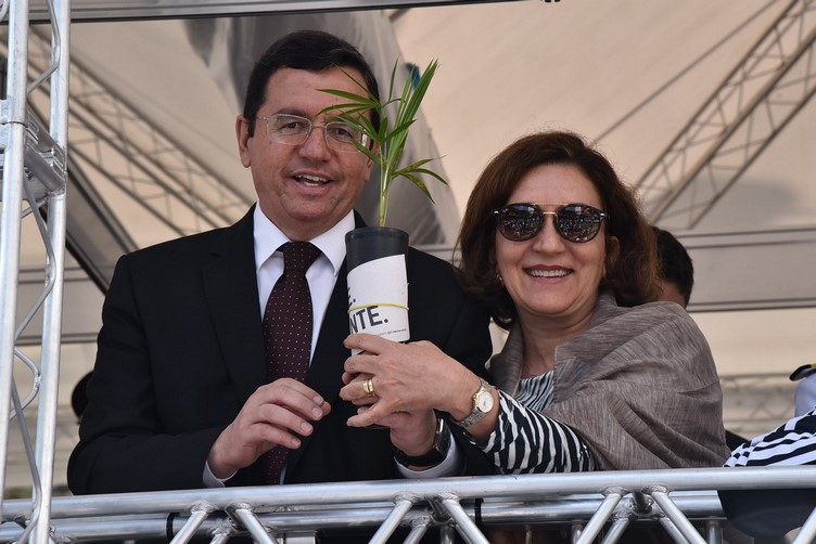 O prefeito Renato Bravo e a primeira-dama Cristina Bravo (Foto: Daniel Marcus/ PMNF)