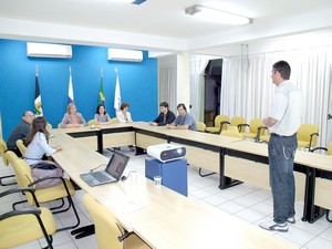 O especialista em acabamento Bruno Ayala proferiu palestra com o tema “Como agregar valor ao produto gráfico”, 