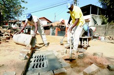 Secretário de Olaria visita obras no Bela Vista e Vale dos Pinheiros