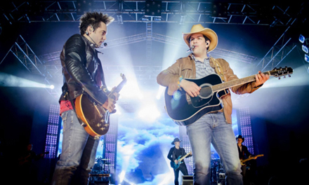 Fernando e Sorocaba esquentam Nova Friburgo em show embalado por grandes sucessos