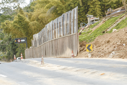 RJ-116: motoristas e moradores temem a lentidão das obras no quilômetro 78 