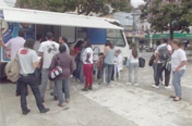 Evento na praça marca Dia Mundial de Luta contra a Aids