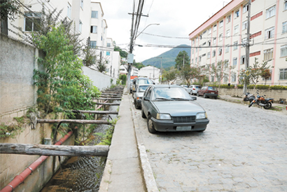 Vila Amélia: moradores cobram das autoridades a cobertura do córrego e a reurbanização do bairro