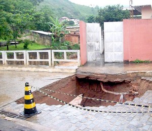 Municípios - Chuva volta a assustar moradores de Cantagalo