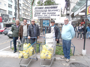 Praça do Viagra arrecada alimentos para a Afape