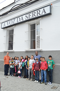 Alunos de São Lourenço visitam A VOZ DA SERRA