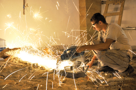 Carlos Mafort desenha com luz  em sua mais recente exposição 