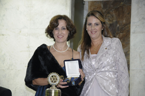 Clubes do Rotary empossam novos presidentes em Nova Friburgo