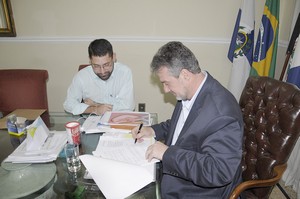 Prefeitura assina convênio com Proderj