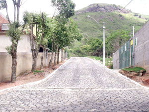 Prefeitura entrega complemento de pavimentação de duas ruas no bairro São José 