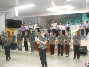 Harpa cristã emociona religiosos em evento