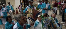 Conselheiro, em festa, recebe as folias de reis