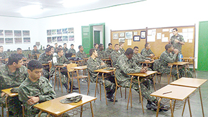 A experiência de 15 anos de infantaria passada aos jovens do Tiro de Guerra