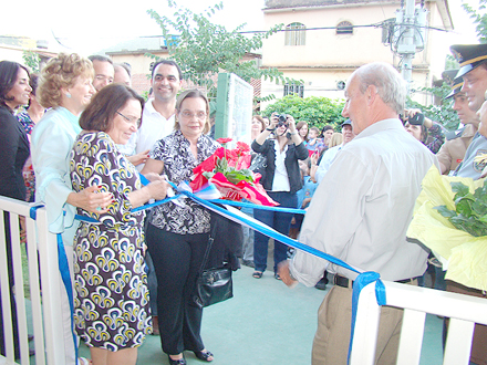 Prefeito Silvio Daflon inaugura Creche Padre Antônio Claret