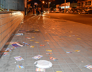 ELEIÇÕES 2014 - Ruas e avenidas ficam repletas de panfletos de candidatos
