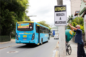 Av. Conselheiro Julius Arp continua sem sinalização horizontal (Fotos: Daniel Marcus )