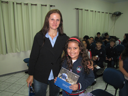 Concessionária Águas de Nova Friburgo faz palestra sobre o uso inteligente da água para jovens estudantes      