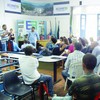 Micro e pequenos empresários discutem sobrevivência em reunião na Associação Comercial da cidade