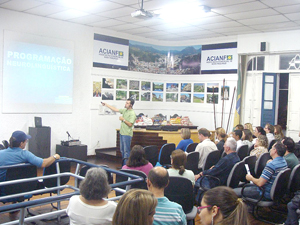 Palestra sobre PNL lotou novamente o auditório da Acianf