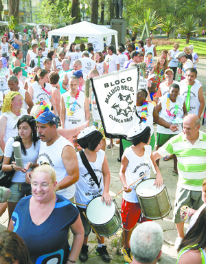 Maluco Beleza: simplicidade e alegria  tomam conta da Avenida Alberto Braune