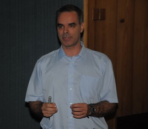 Palestra aborda a transformação de resíduos de confecções friburguenses em massa asfáltica