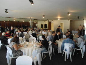 Jubileu de ouro da Câmara de Dirigentes Lojistas comemorado com café da manhã e homenagens