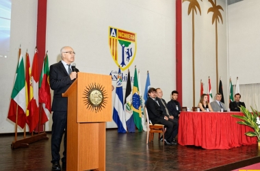 O reitor Toninho discursa (Foto: Divulgação/ Eduardo Rocha)