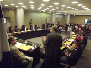 Uerj comemora 20 anos do campus Nova Friburgo em solenidade no Legislativo Municipal