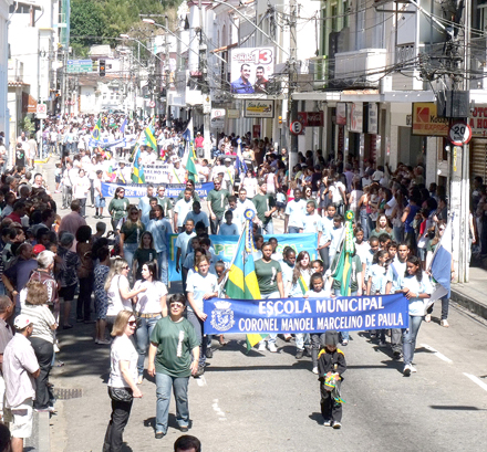 Cantagalo marca os 190 anos da independência brasileira com desfile cívico no centro da cidade