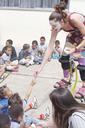 Acianf leva diversão às crianças da Escola Municipal Ernesto Tessarolo