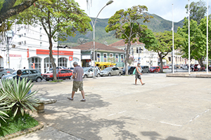 Casa do Papai Noel é desmontada e causa surpresa à comunidade