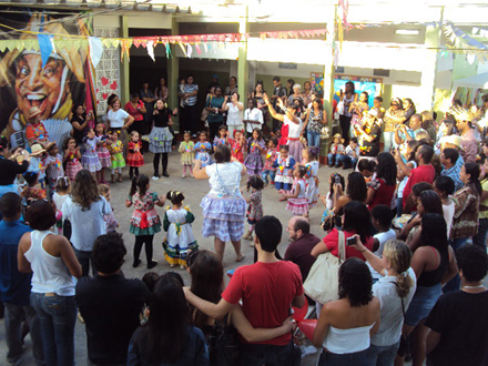 Festa julina do Jardim de Infância Eny Galvoza da Costa comemorou aniversário de 54 anos da escola