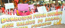 Protesto no centro da cidade e carreata marcam o fim de semana dos bombeiros em Nova Friburgo