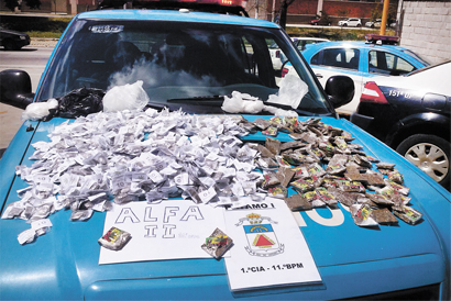 PM apreende quase cinco quilos de maconha com acusado de gerenciar o tráfico no Dedé