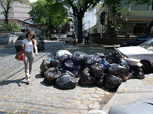 Lixo na rua: um abuso que parece não ter fim