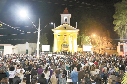 Capela Santo Antônio é reinaugurada  com muita festa após 29 meses fechada