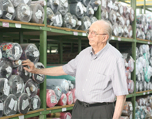 Catarinense supera recorde ao completar  75 anos de serviço na mesma empresa