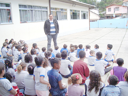 Secretaria municipal de Educação apoia Campanha do Dia das Crianças da Associação Comercial