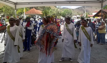 Folias de reis fazem festa em Boa Sorte