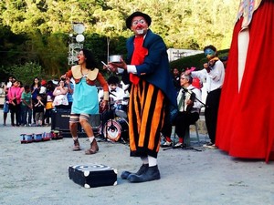 O menor circo do mundo garante boas risadas em Casimiro de Abreu