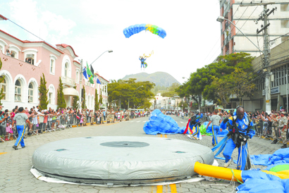 Muitas homenagens aos 195 anos de Nova Friburgo no desfile de 16 de maio