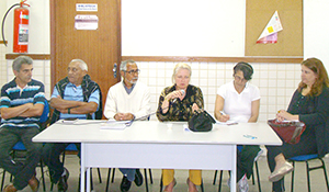 Autoridades participam de reunião com moradores da Ponte da Saudade