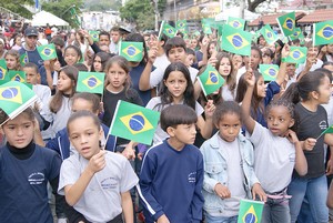 Estudantes abrilhantam a festa do aniversário de Nova Friburgo 