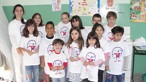 Rotary de Nova Friburgo entrega material odontológico ao projeto Catarcione Sorridente 