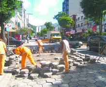 Obras na Alberto Braune: via está sendo realinhada 