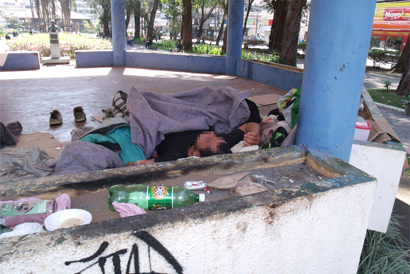 Comunidade solicita providências quanto à ocupação do coreto da Praça Getúlio Vargas