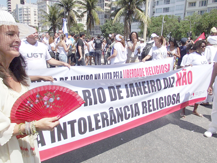 Friburguenses participam da 5ª Caminhada em Defesa da Liberdade Religiosa