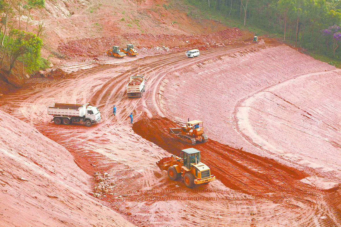 Contenção de encostas em Nova Friburgo: duas obras já  concluídas, três em andamento e duas outras no início